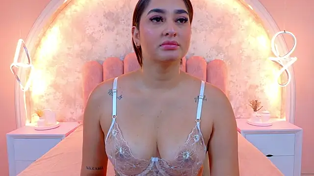 JasmineRhodes online show from November 7, 1:28 pm