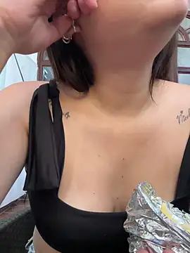 JasmineRhodes online show from May 28, 12:58 pm