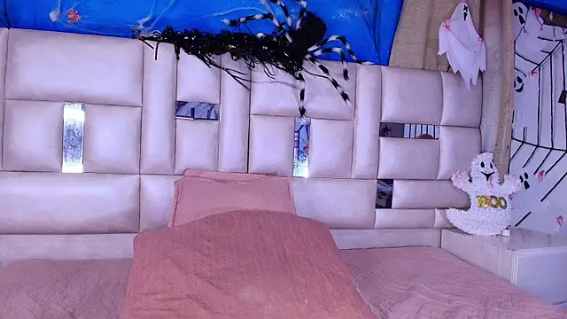 emmacurvy online show from October 22, 3:11 am