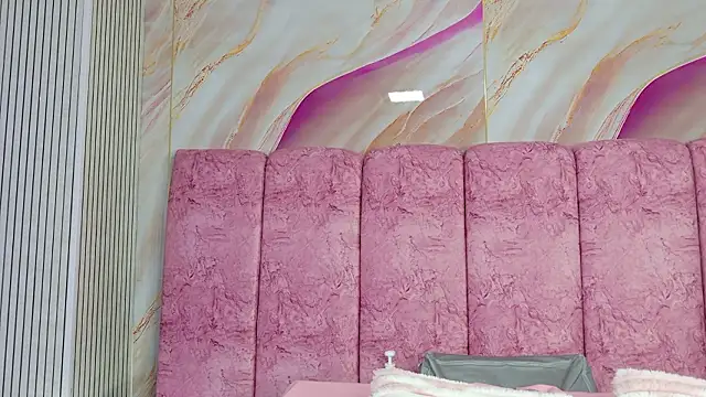 emmacurvy online show from March 10, 3:10 am