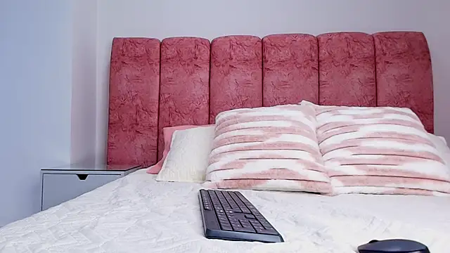 emmacurvy online show from November 11, 3:02 am