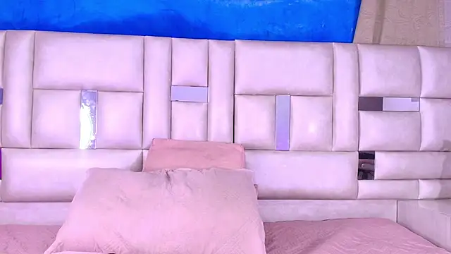 emmacurvy online show from September 18, 3:27 am