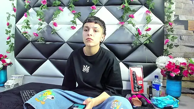 Megan Thompson  online show from September 24, 2:32 am