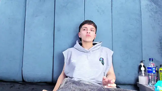 Megan Thompson  online show from March 28, 8:47 am