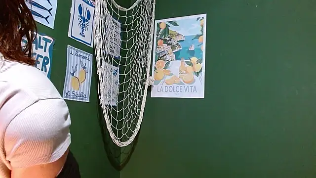 Roxiehood online show from October 6, 2:39 am