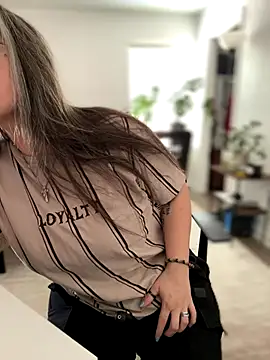 Alix Valentine online show from October 7, 8:24 pm