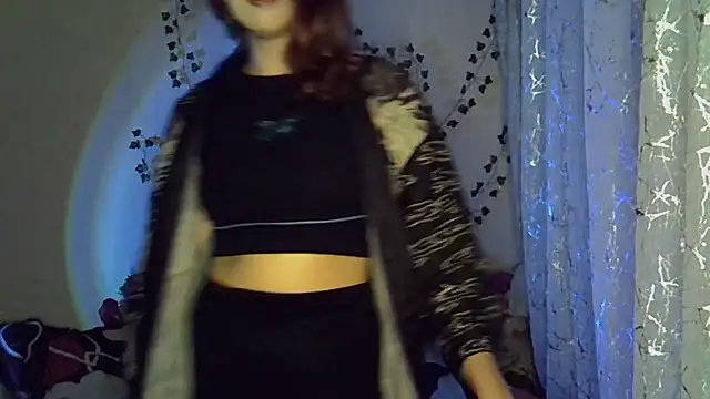 Lily Ember online show from November 11, 7:00 pm