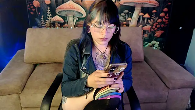 LunaBunny8 online show from October 16, 1:47 pm