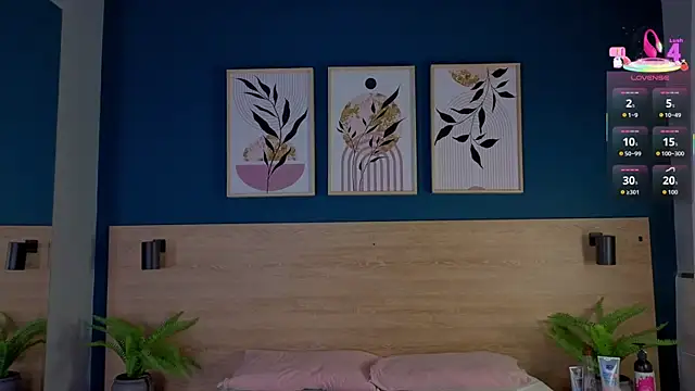 SarahMiler  online show from September 26, 1:09 pm