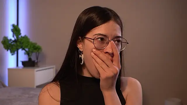 ywixos online show from March 11, 3:47 pm