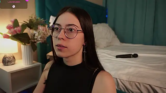 ywixos online show from February 19, 2:38 pm