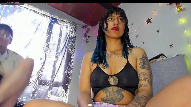 puepleholly online show from September 15, 6:37 pm