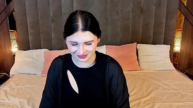 Neyla Charm online show from September 18, 5:39 am