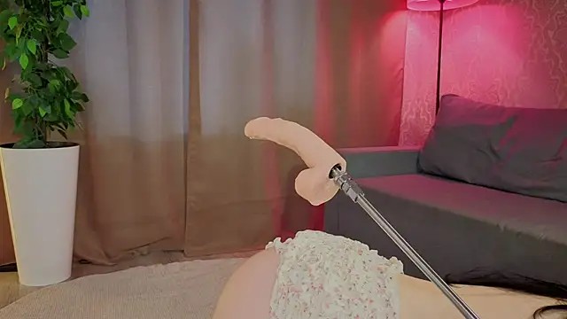 Juicy Vikki online show from September 25, 12:37 pm