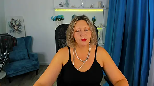 NinaStarle online show from November 16, 4:47 am