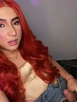 AlineCosta  online show from December 21, 1:43 am