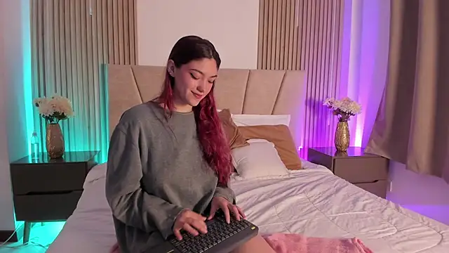 Victoria Beaumont online show from March 31, 12:16 pm