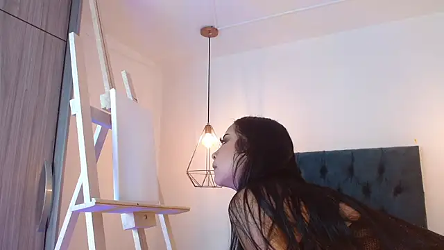 Emadelacroix online show from September 15, 7:43 pm