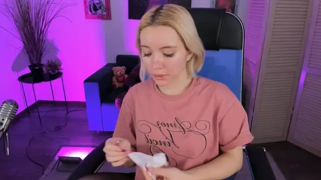 AuroraWrenfield online show from January 8, 12:58 am