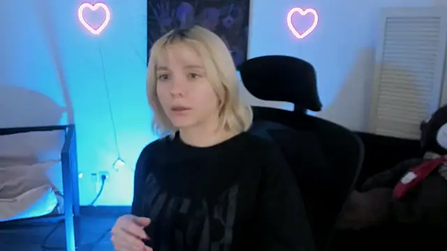 AuroraWrenfield online show from February 9, 4:37 am