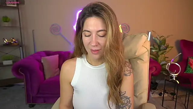 KateShanny online show from December 4, 6:48 am