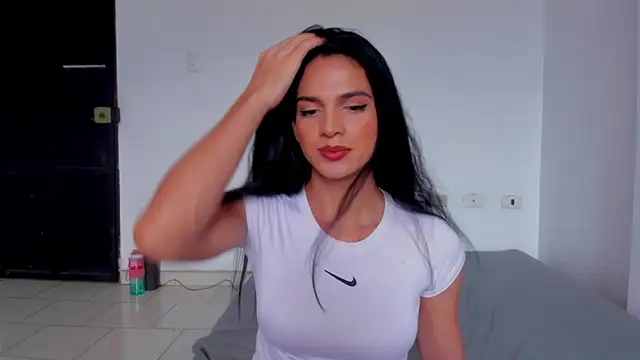 ISA BELLA VZL online show from February 10, 3:15 pm