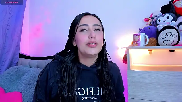 my aleja  online show from March 27, 2:13 am