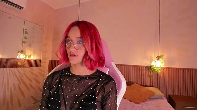 daphne courtis online show from April 13, 3:08 am