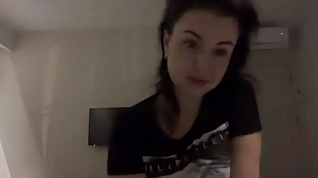 Gilin1 online show from October 31, 7:18 pm