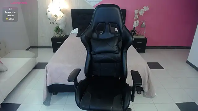 sophia brunette  online show from October 13, 11:35 am