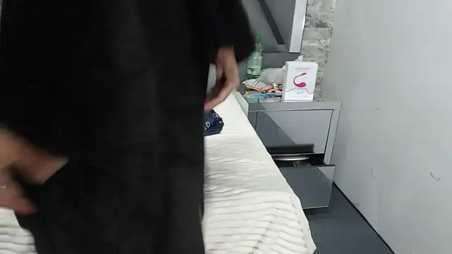 YanetRose online show from December 18, 3:55 am