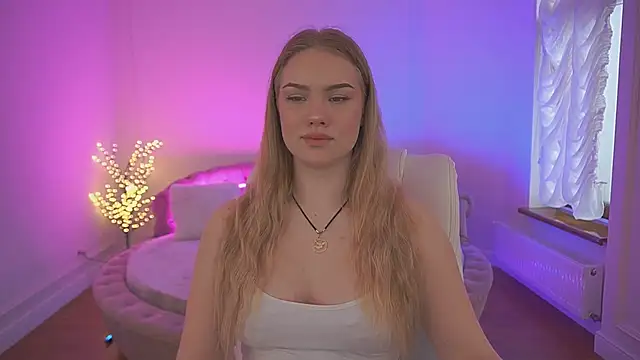 CelesteNoir online show from February 25, 8:13 am