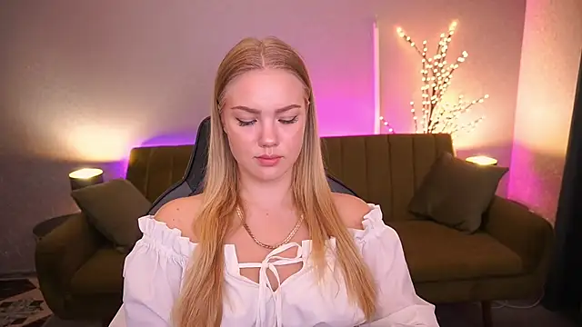 CelesteNoir online show from September 30, 6:30 am