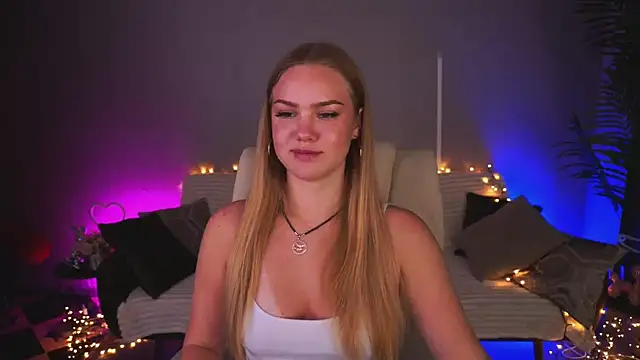 CelesteNoir online show from May 28, 1:31 pm