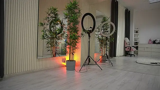 EmmaBlanco online show from September 11, 5:19 am