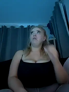 KaylaTrudi online show from September 15, 7:43 pm