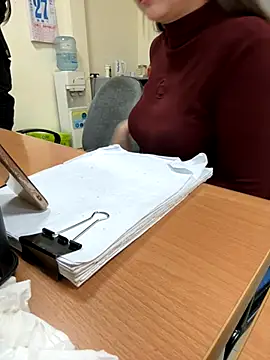 PhuongNhi21 online show from November 28, 9:45 am