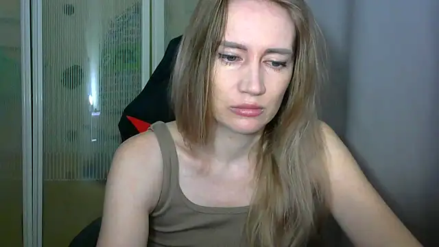 JessFoxxx online show from March 25, 4:17 am