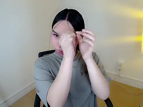 holly tabby online show from January 14, 10:48 pm