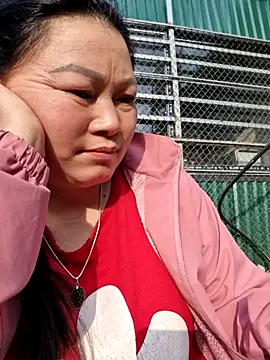 yoowwmr online show from December 21, 8:51 am