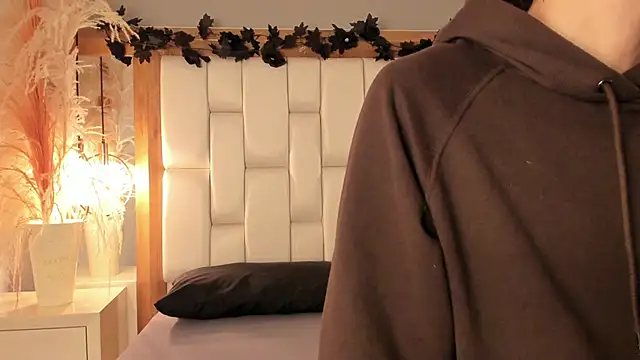 Daphne And Roger online show from November 12, 11:08 am