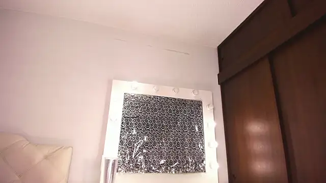 lina quinn online show from March 26, 2:47 am