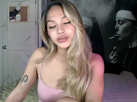 itsmekarinaaa online show from March 31, 5:02 pm