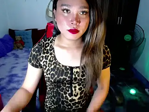 Urassiansweetcummer online show from March 15, 2:13 am