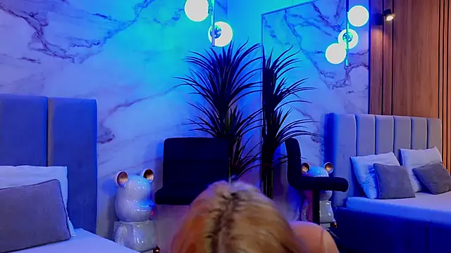 Izabellle02 online show from March 19, 5:01 am