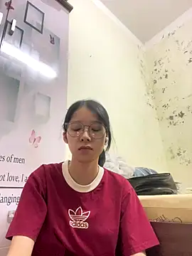 meomeo2k6 online show from October 20, 2:42 pm