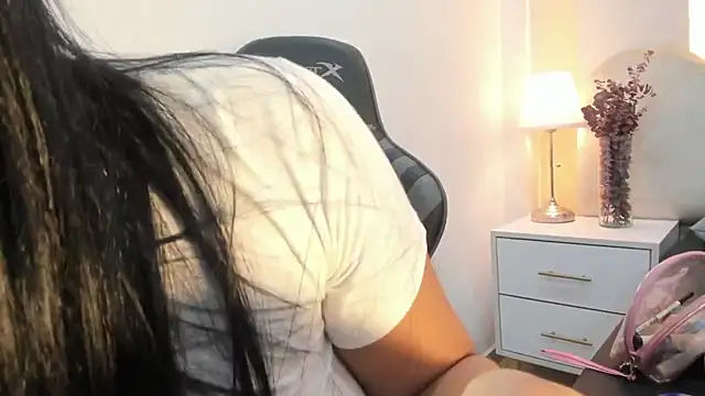 SalomeeBell online show from November 8, 8:47 pm