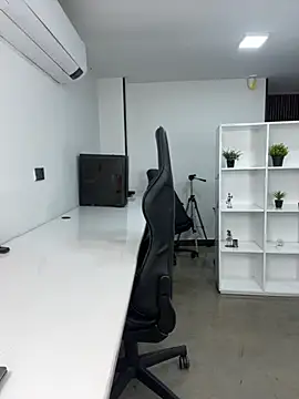 megan bigboobs  online show from October 18, 11:35 am