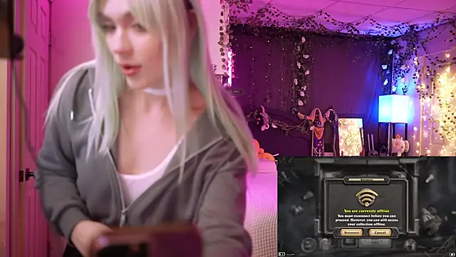 littlelune online show from October 5, 2:27 am