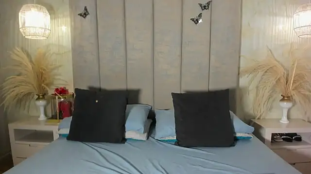 leaahcashh online show from October 31, 4:25 am